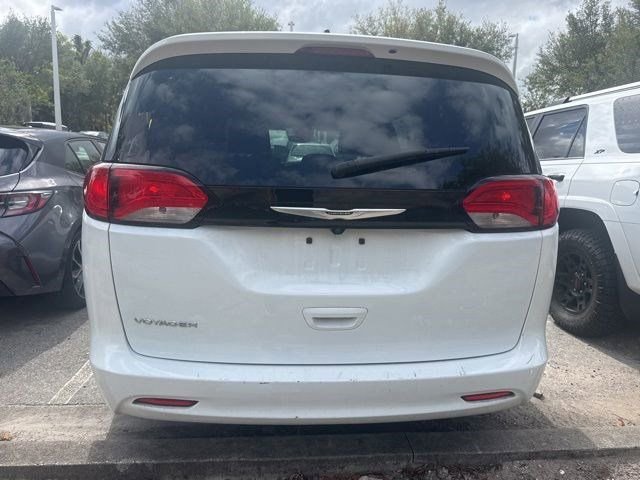 Used 2023 Chrysler Voyager LX FWD image 7