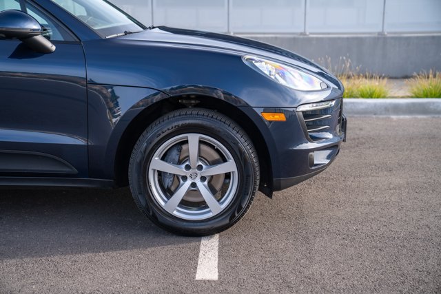 Used 2017 Porsche Macan AWD/4WD image 9