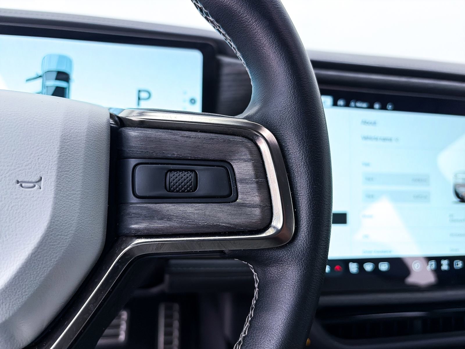 Used 2023 Rivian R1T Adventure AWD/4WD image 29