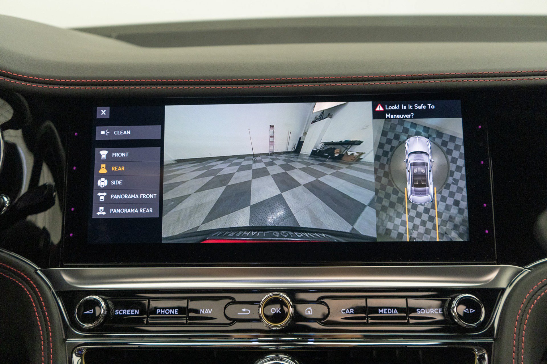 Used 2024 Bentley Flying Spur V8 AWD/4WD image 42
