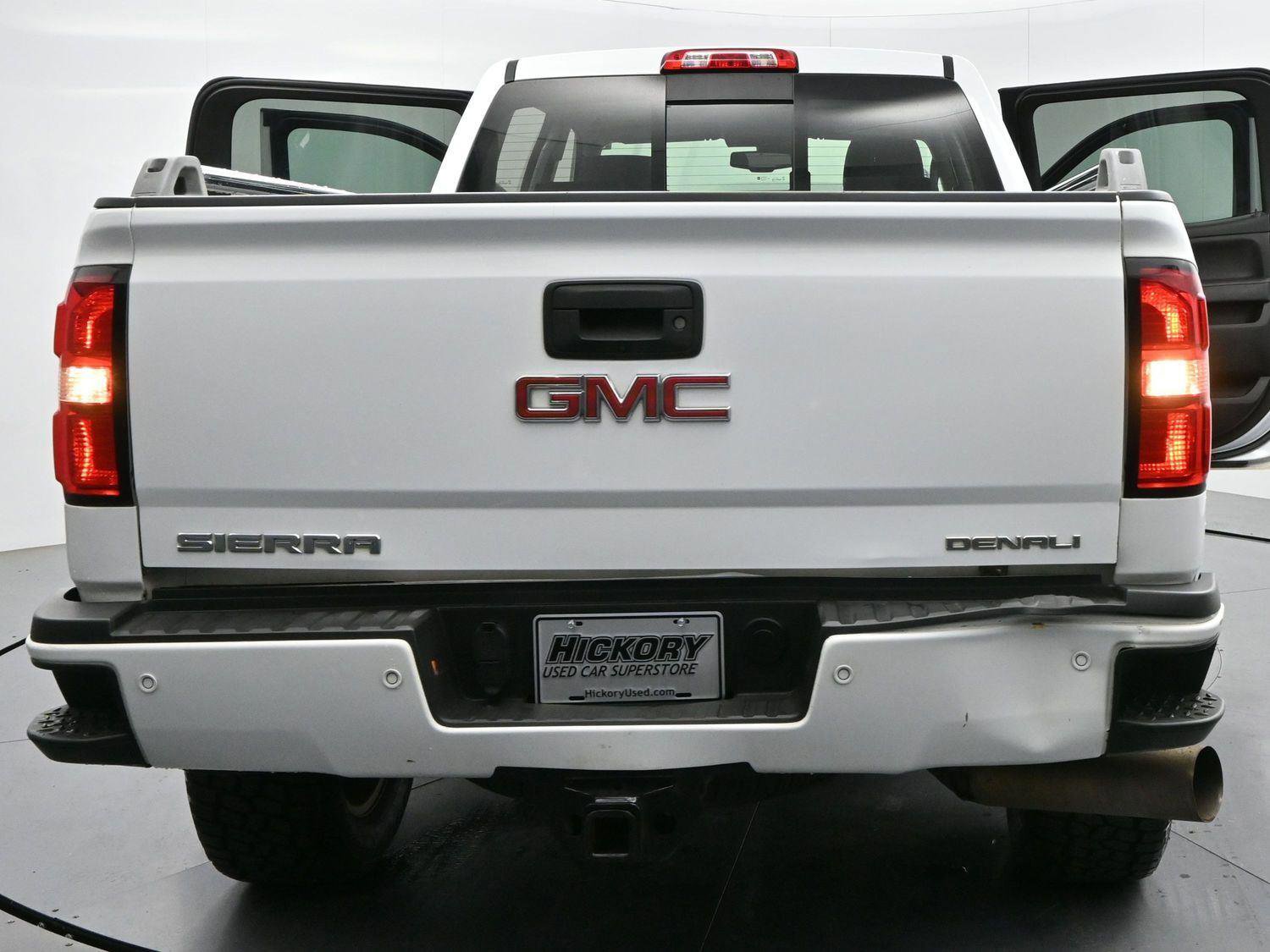 Used 2019 GMC Sierra 2500 Denali w/ Duramax Plus Package AWD/4WD image 41