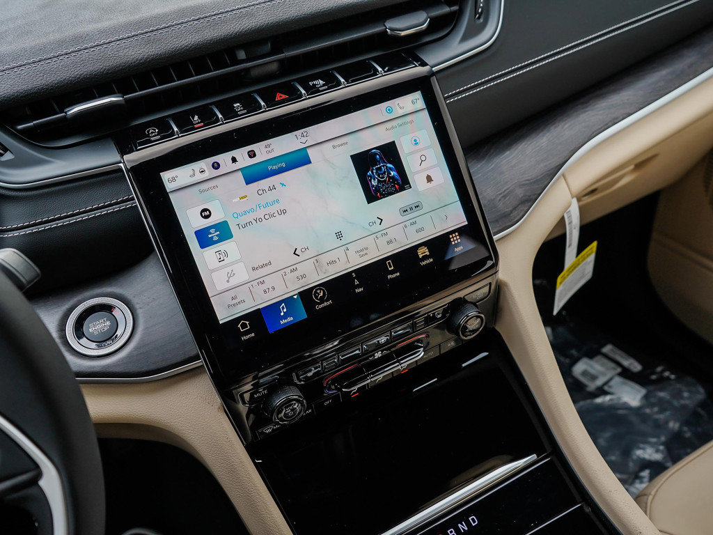 New 2025 Jeep Grand Cherokee Limited image 23