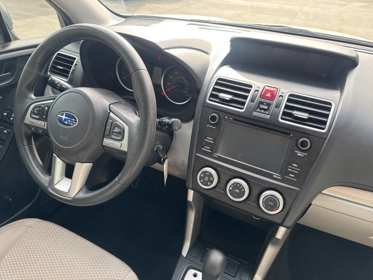 Used 2017 Subaru Forester 2.5i AWD/4WD image 18