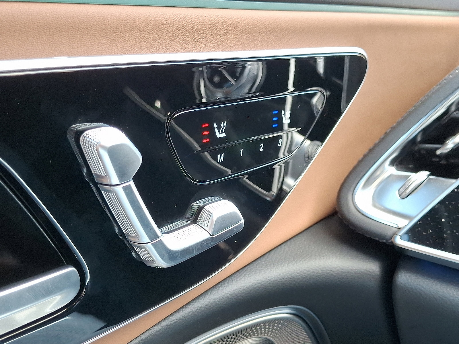 Certified 2026 Mercedes-Benz E 53 AMG e 4MATIC Sedan image 26