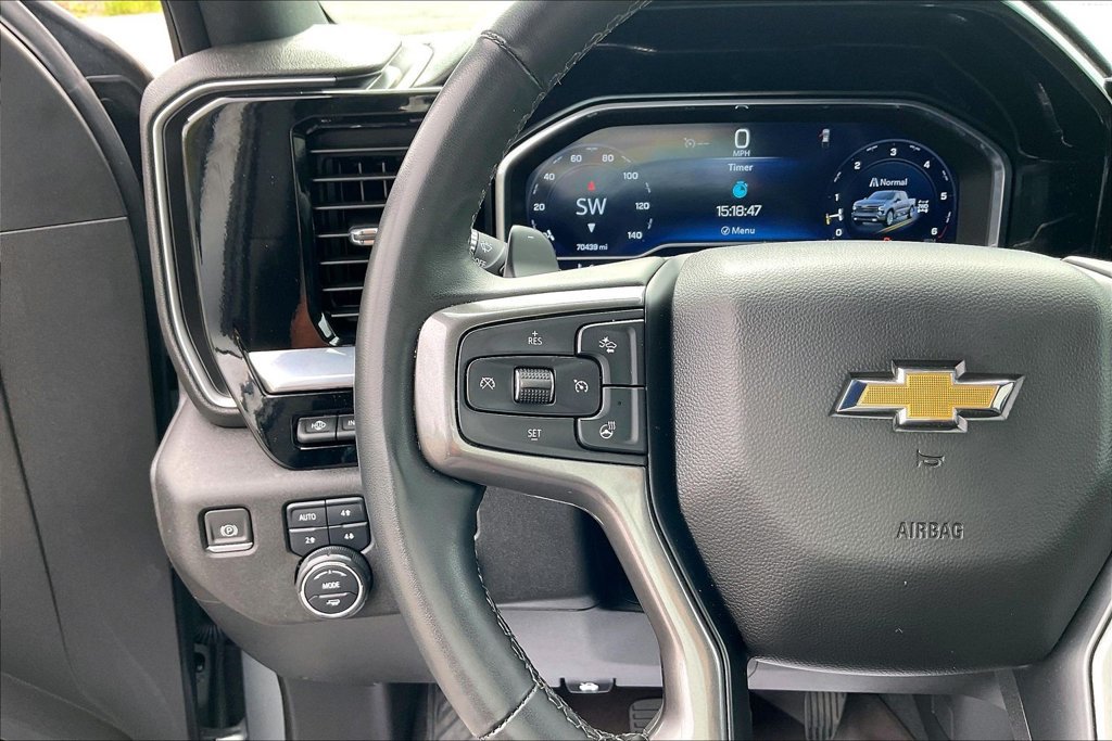 Used 2023 Chevrolet Silverado 1500 High Country w/ Technology Package AWD/4WD image 13