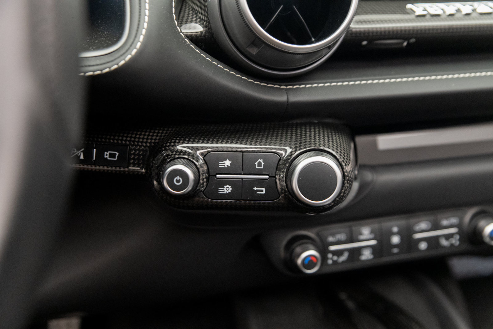 Used 2022 Ferrari 812 GTS RWD image 31