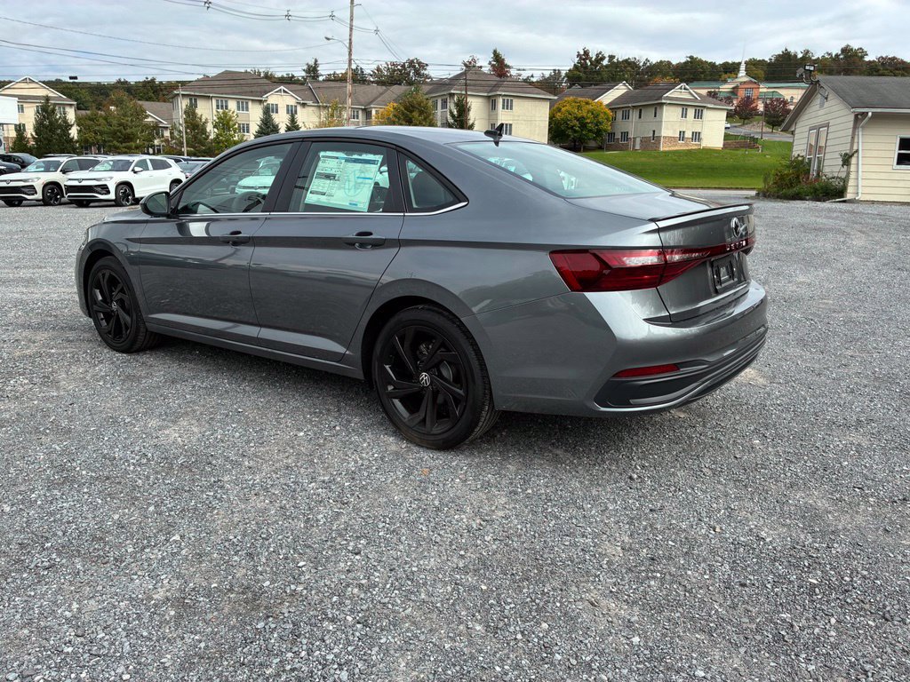 New 2026 Volkswagen Jetta SE FWD image 5