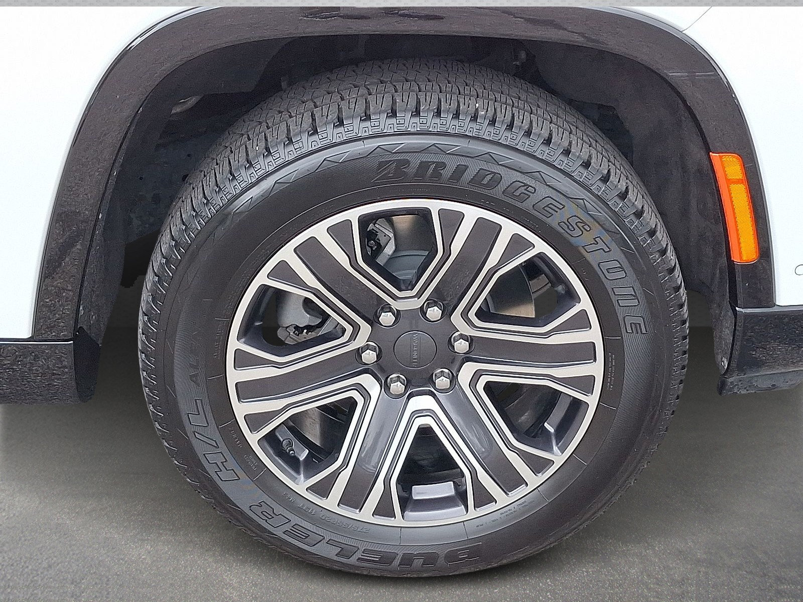 Certified 2024 Jeep Wagoneer 4WD w/ Premium Group I image 8