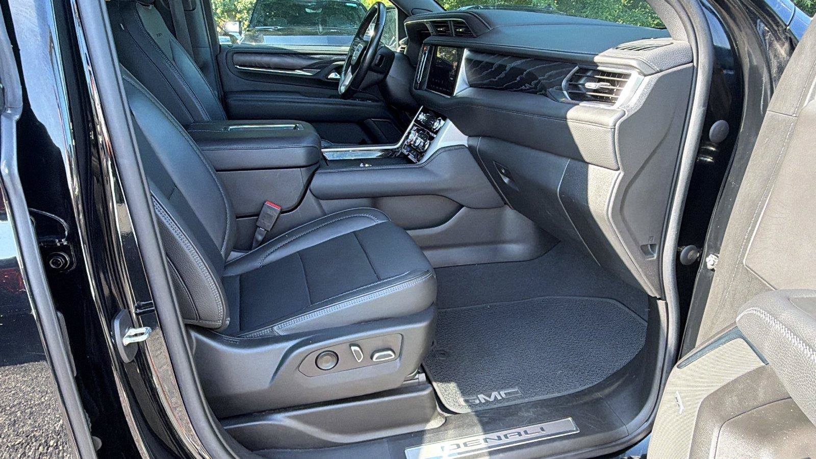 Used 2022 GMC Yukon Denali AWD/4WD image 19