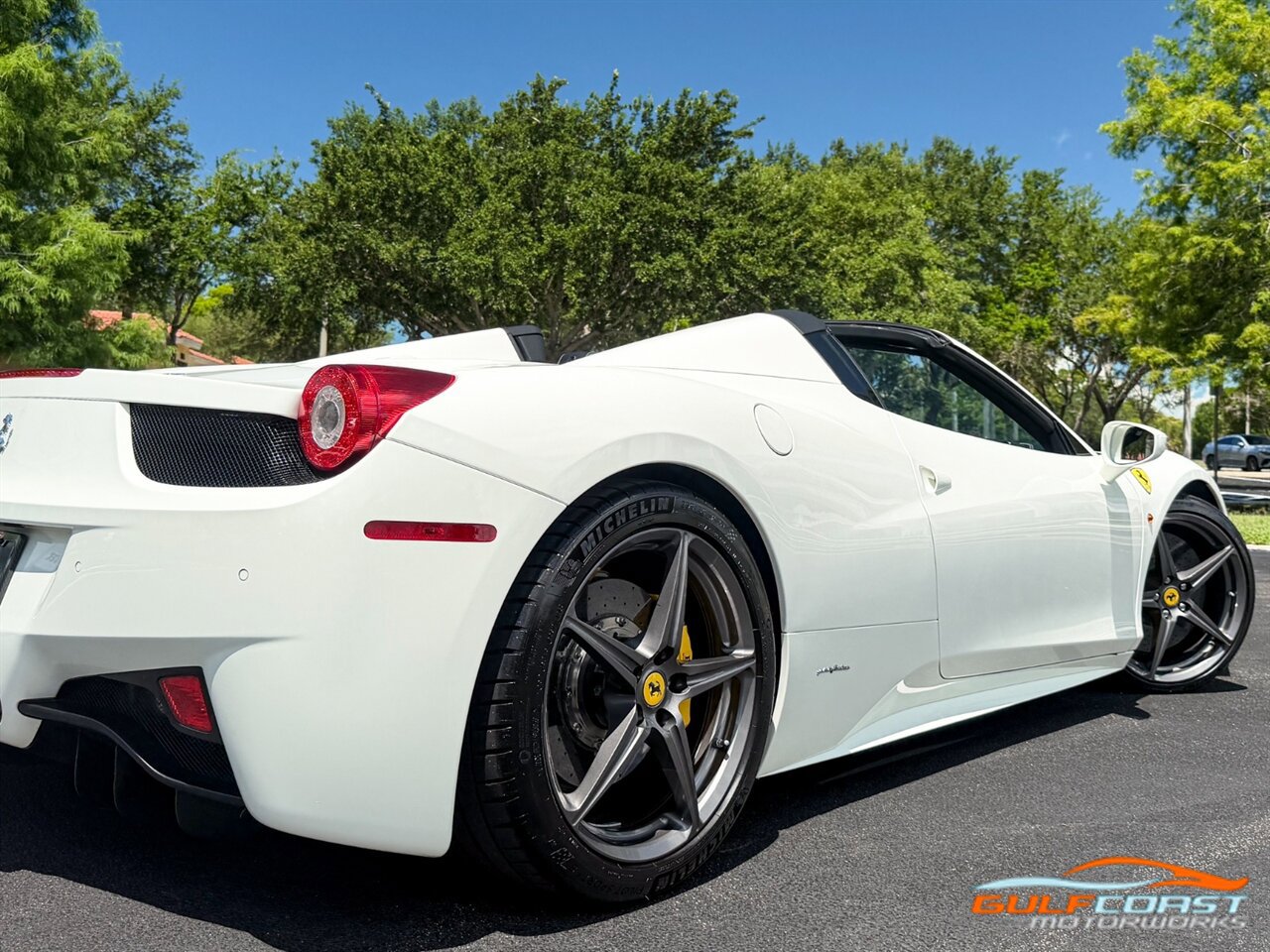 Used 2015 Ferrari 458 Spider RWD image 56