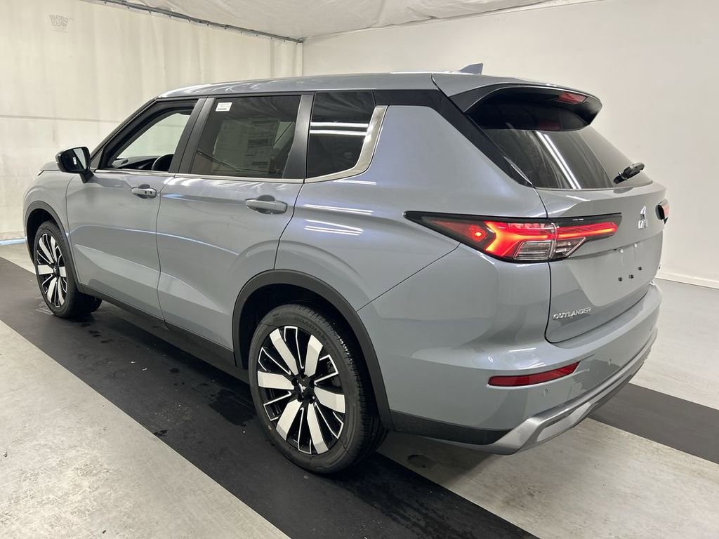 New 2026 Mitsubishi Outlander SE AWD/4WD image 7
