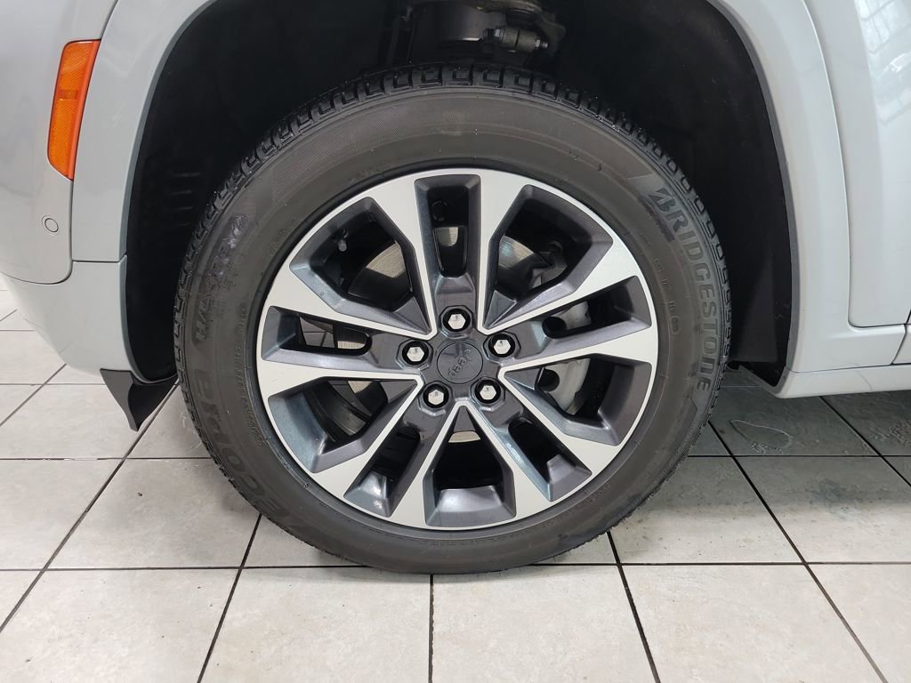 Used 2024 Jeep Grand Cherokee L Overland w/ Trailer Tow Package image 52