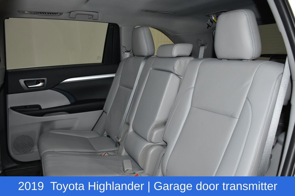 Used 2019 Toyota Highlander XLE w/ Protection Package #3 AWD/4WD image 25