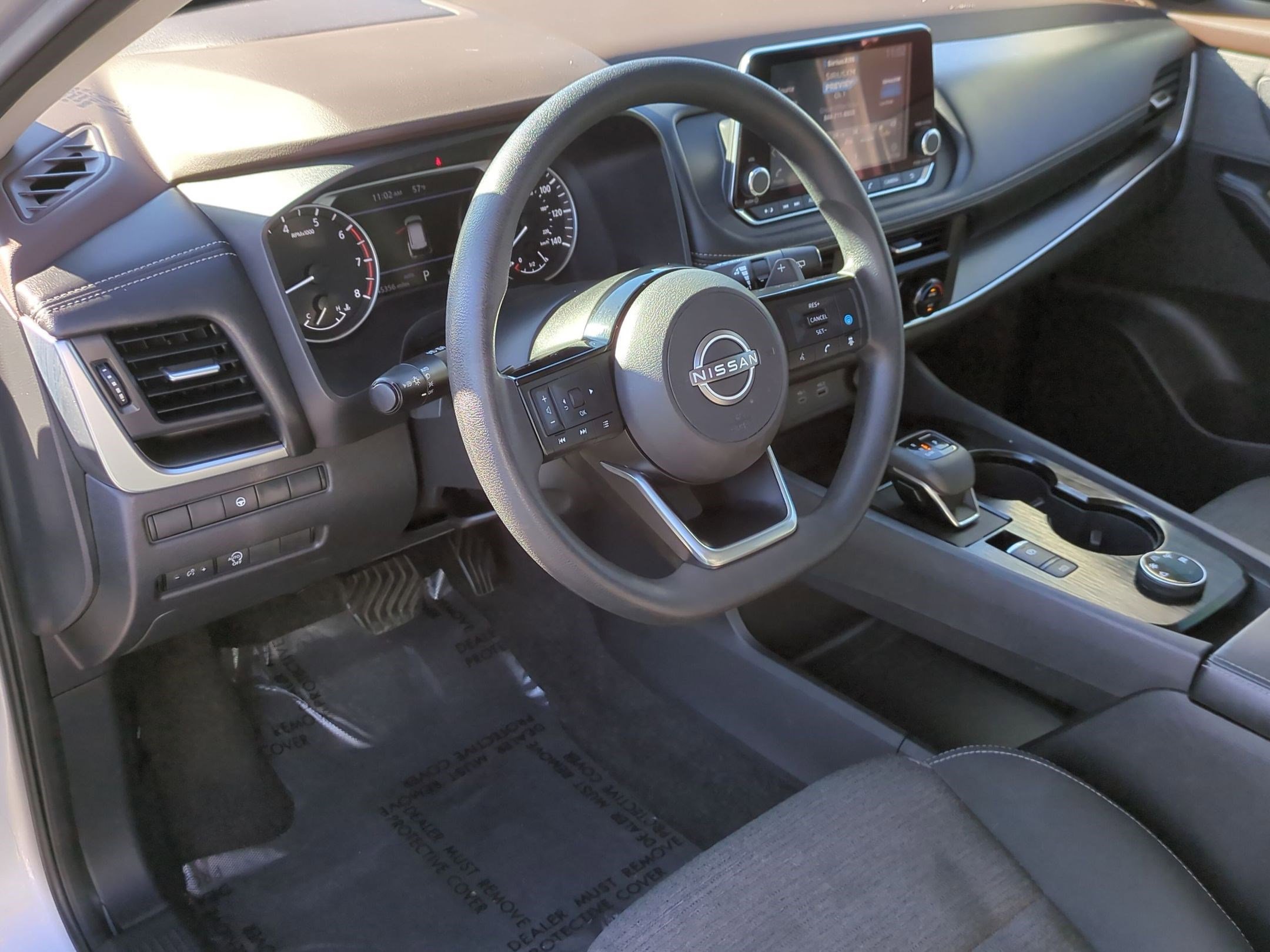 Used 2023 Nissan Rogue SV image 9