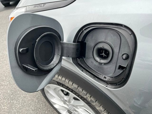 New 2027 Chevrolet Bolt LT w/ Comfort Package FWD image 11