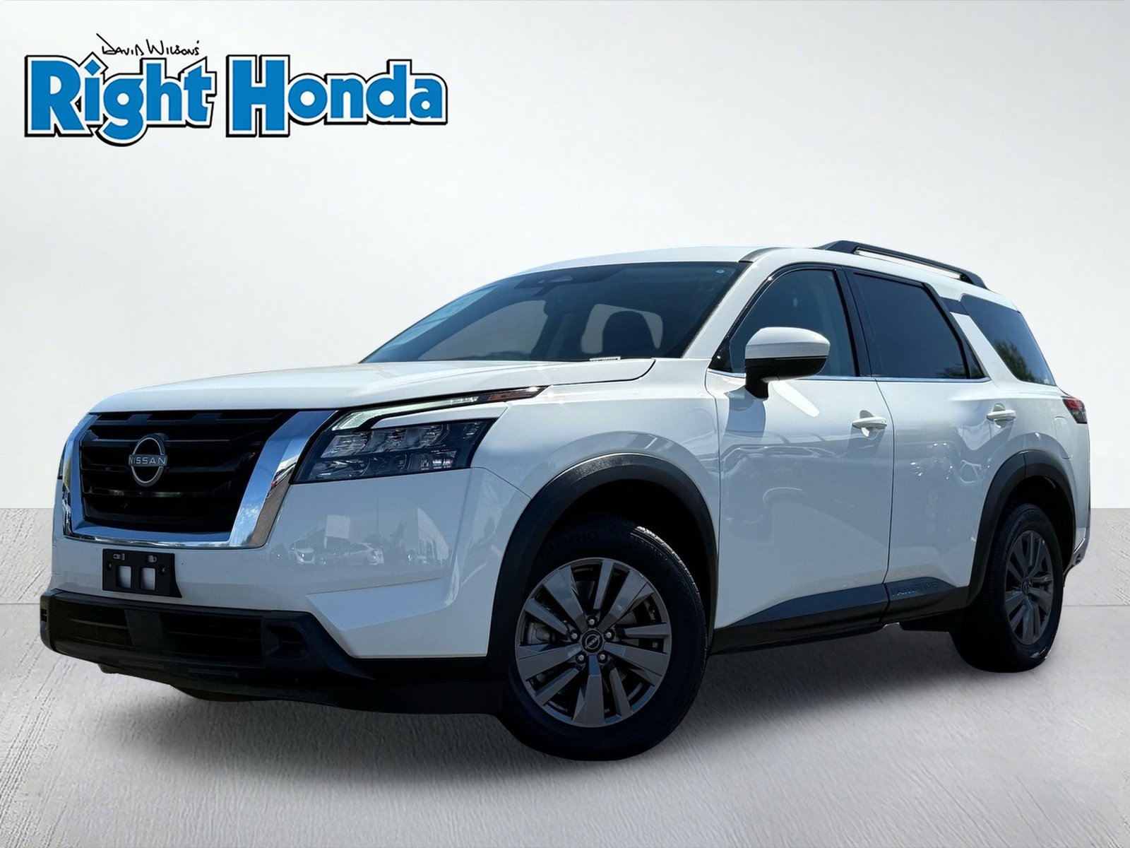 Used 2025 Nissan Pathfinder SV AWD/4WD image 2