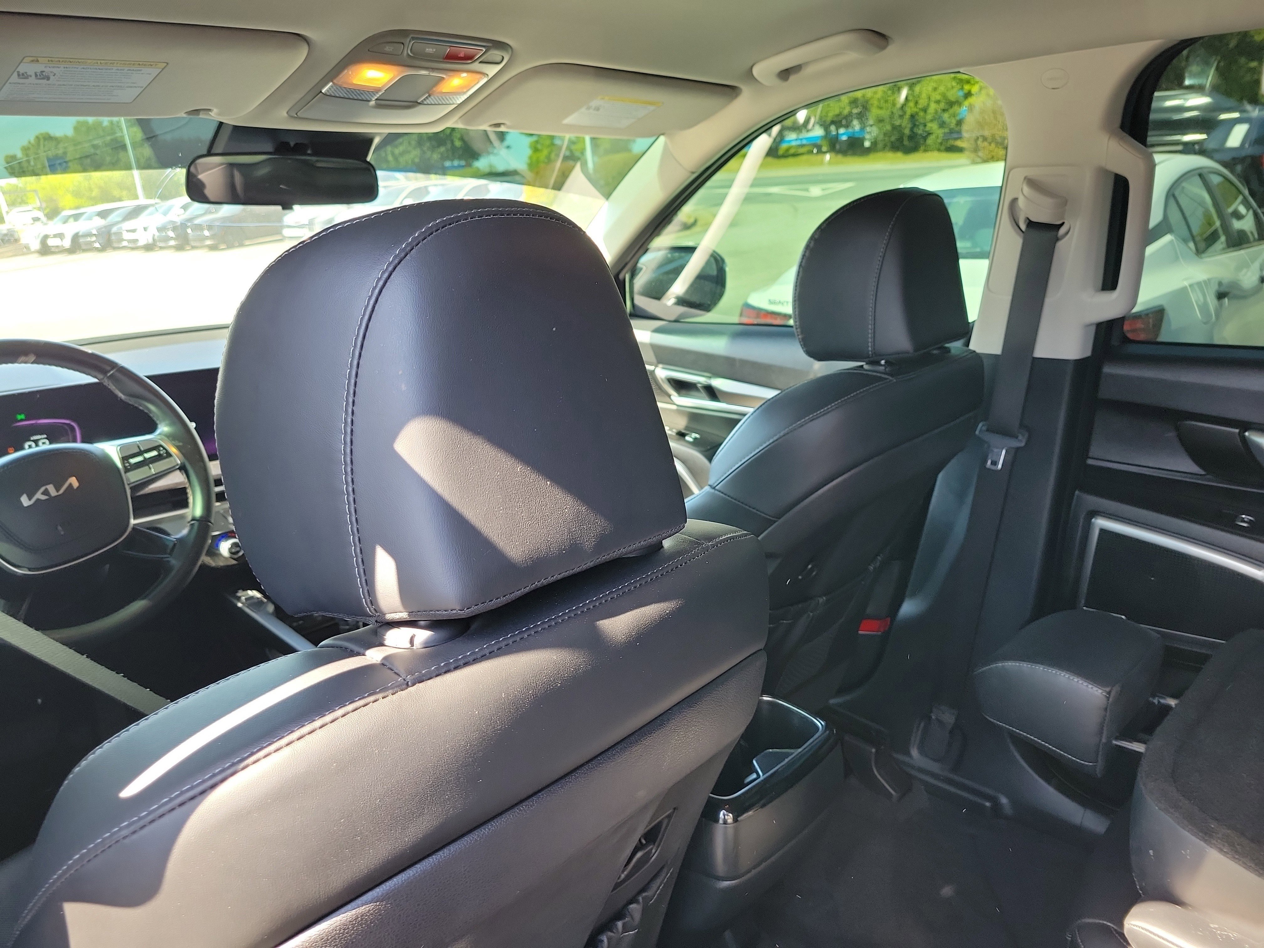 Used 2023 Kia Telluride S image 12