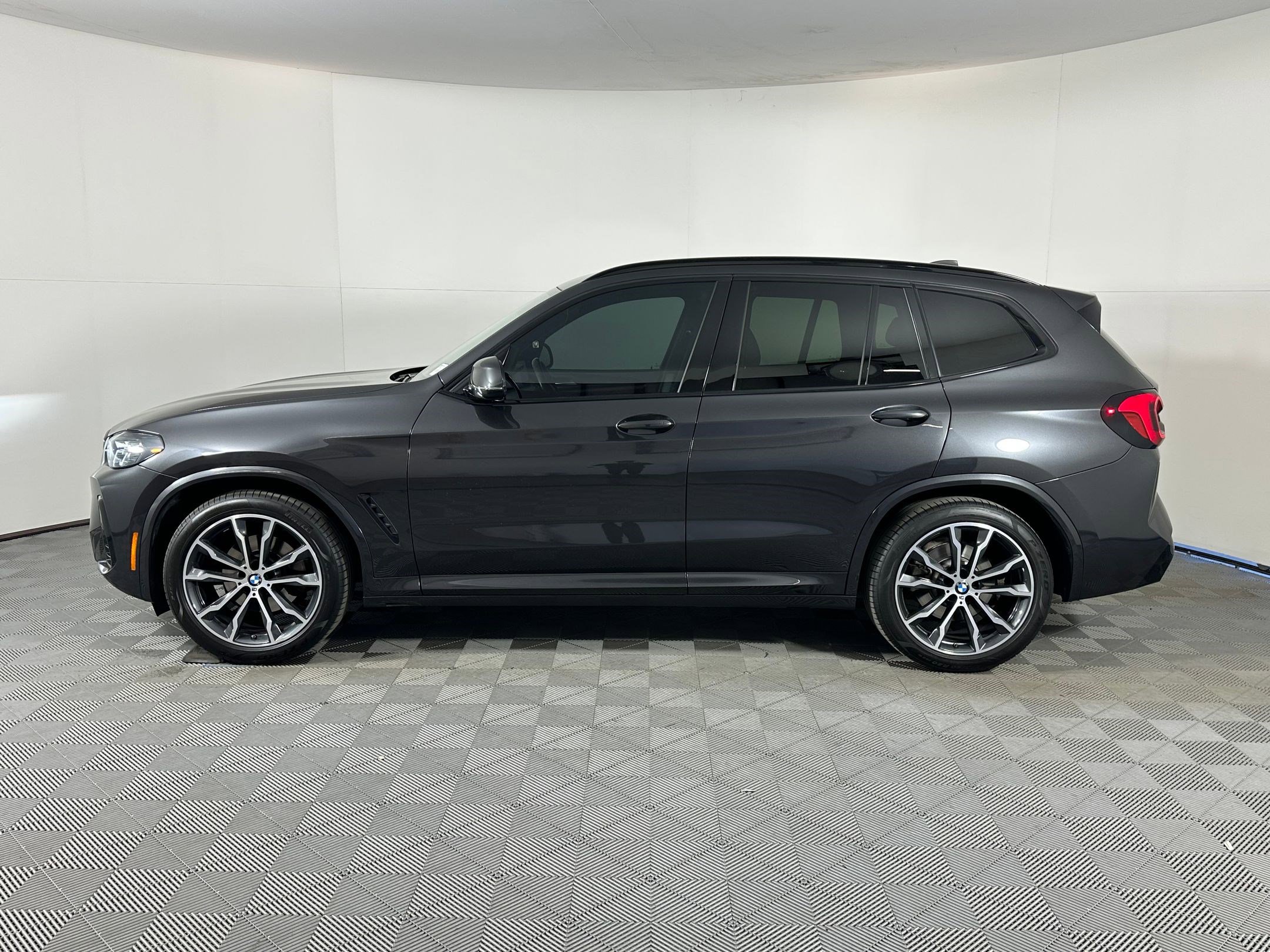 Certified 2023 BMW X3 sDrive30i w/ M Sport Package image 2