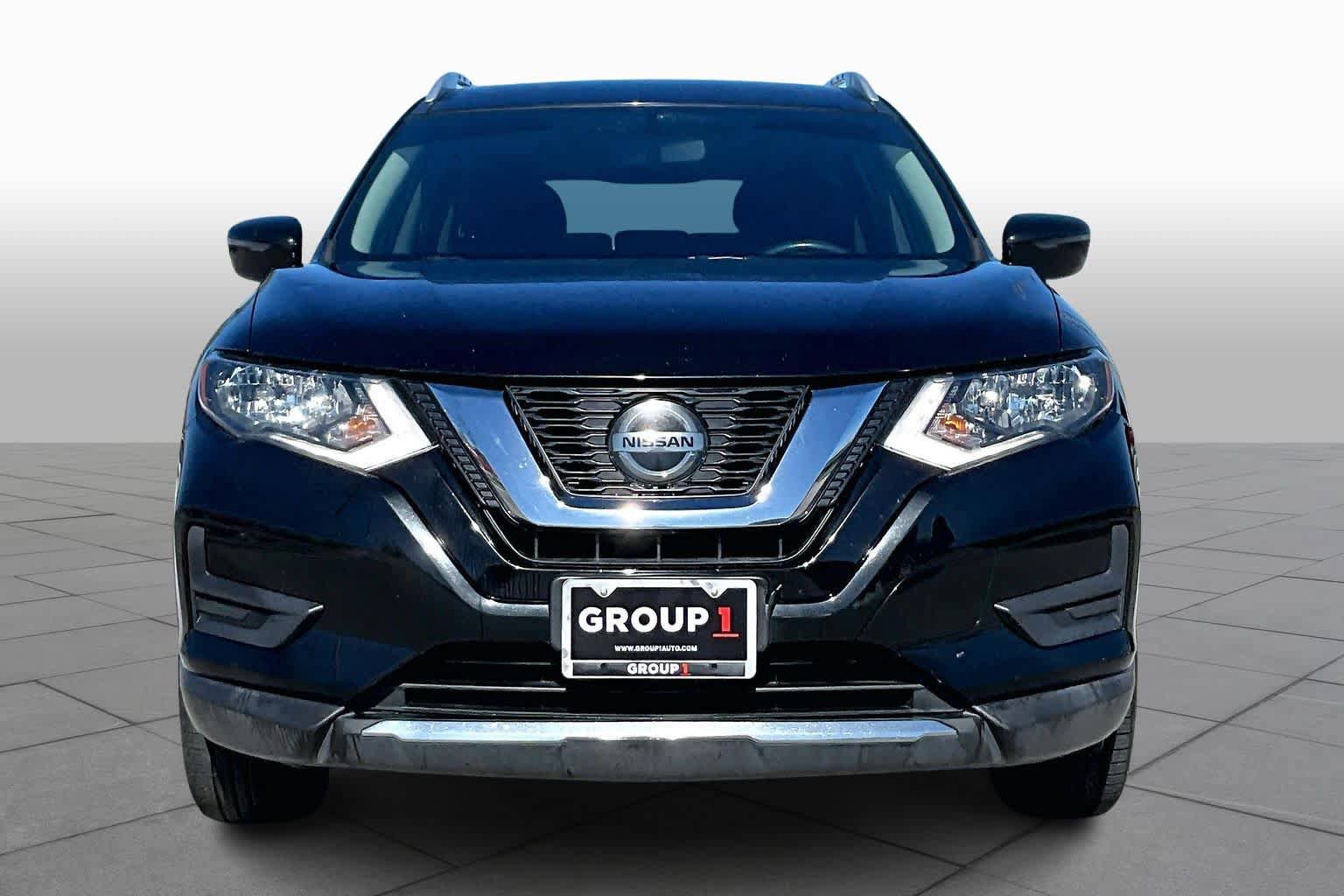 Used 2018 Nissan Rogue SV image 4