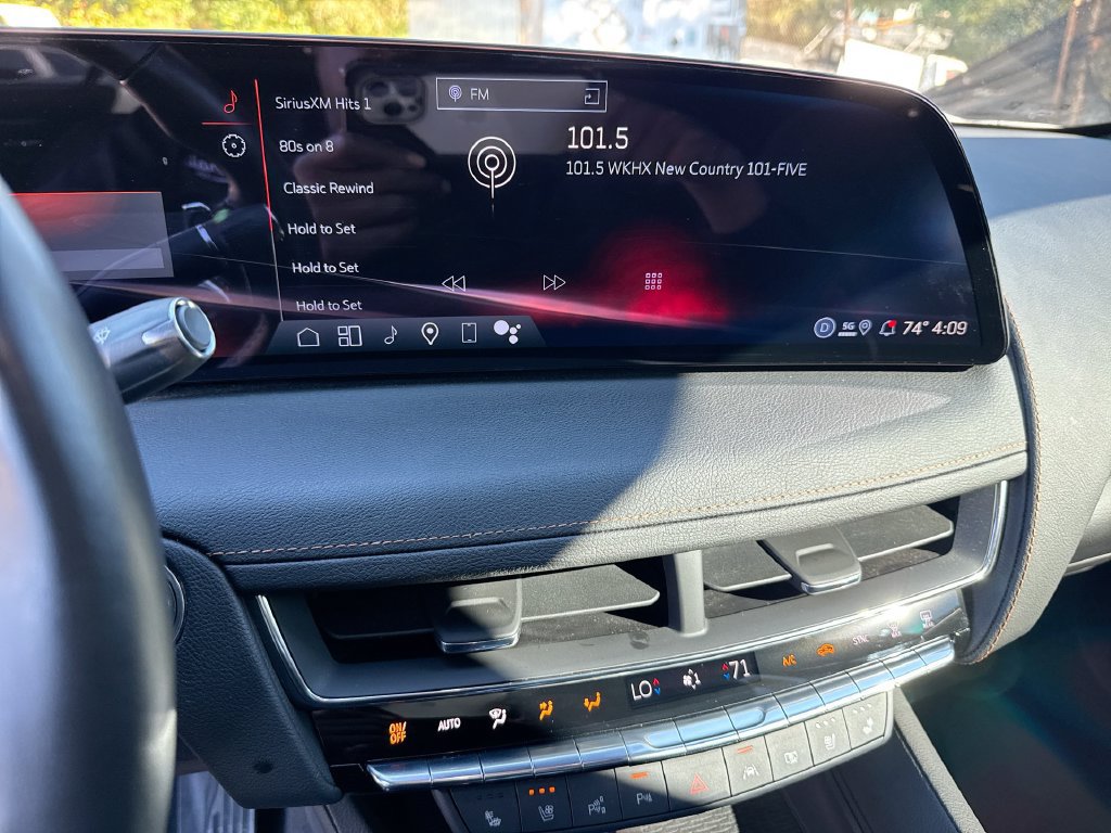 Used 2025 Cadillac CT5 V w/ Technology Package RWD image 26