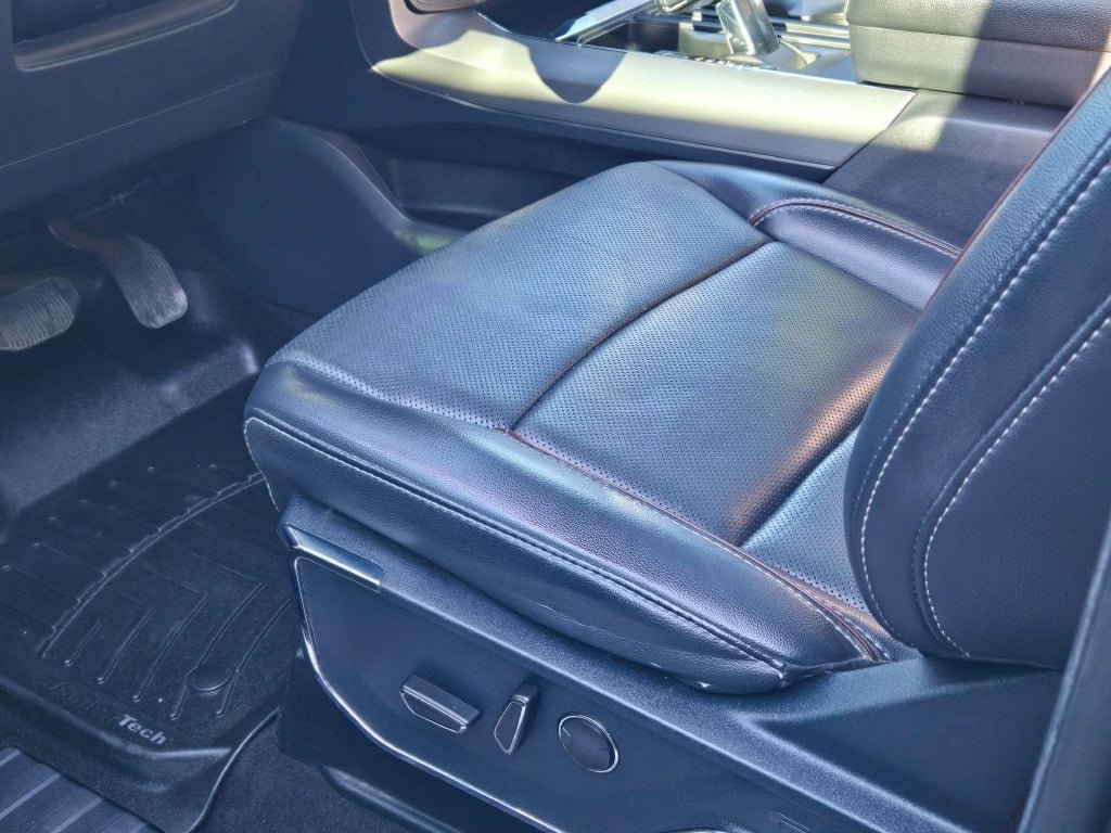 Used 2021 Ford F150 Lariat w/ Equipment Group 502A High image 17