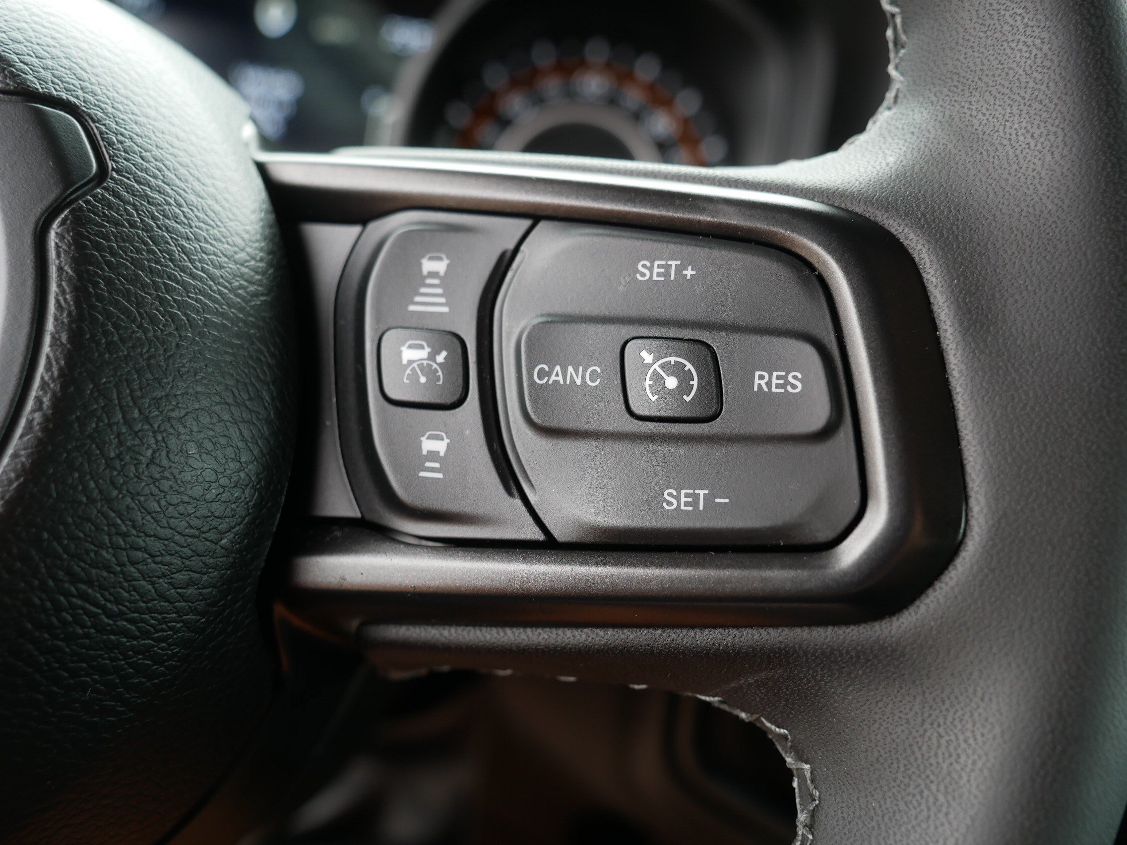 Used 2025 Jeep Gladiator Mojave AWD/4WD image 29