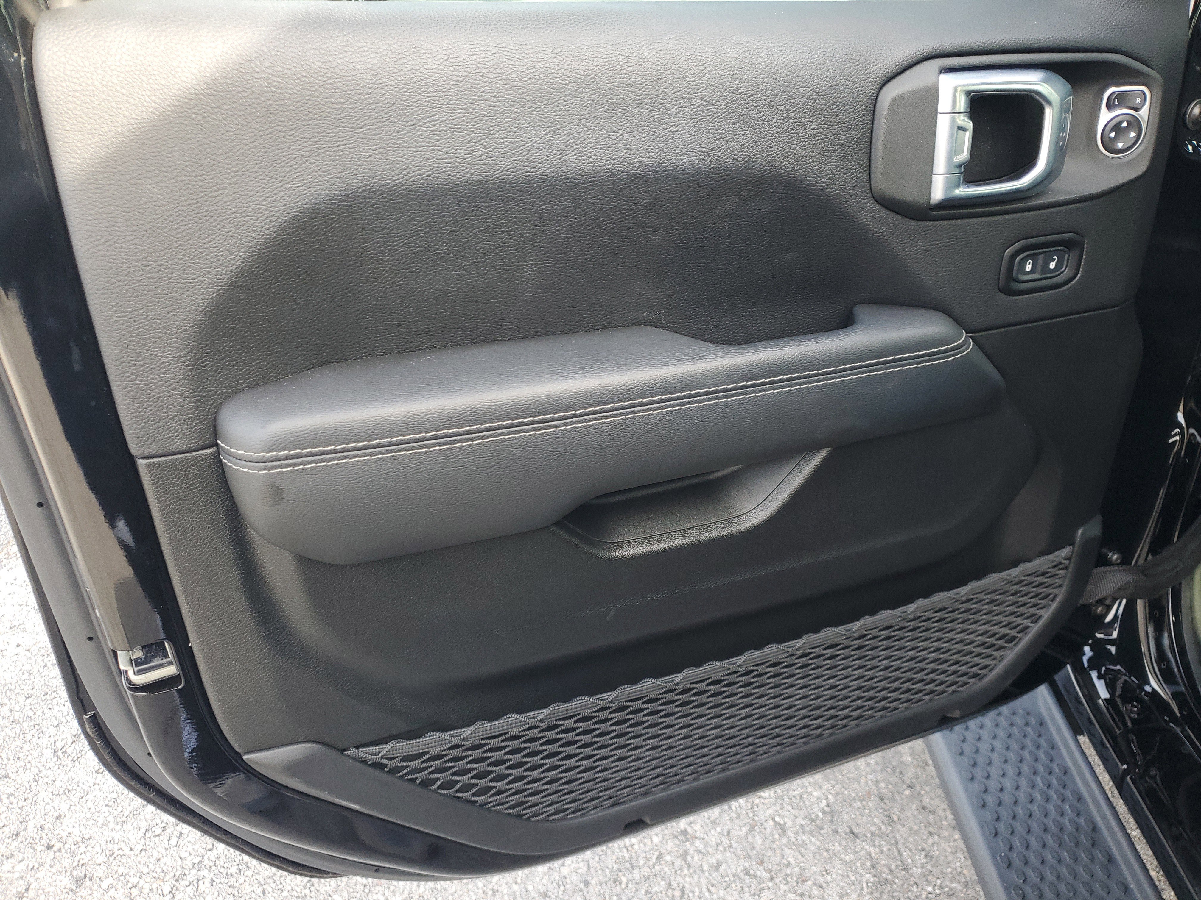 Used 2022 Jeep Wrangler Unlimited Sahara w/ LED Lighting Group image 10