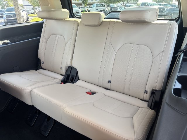 Certified 2024 Ford Expedition Platinum RWD image 33