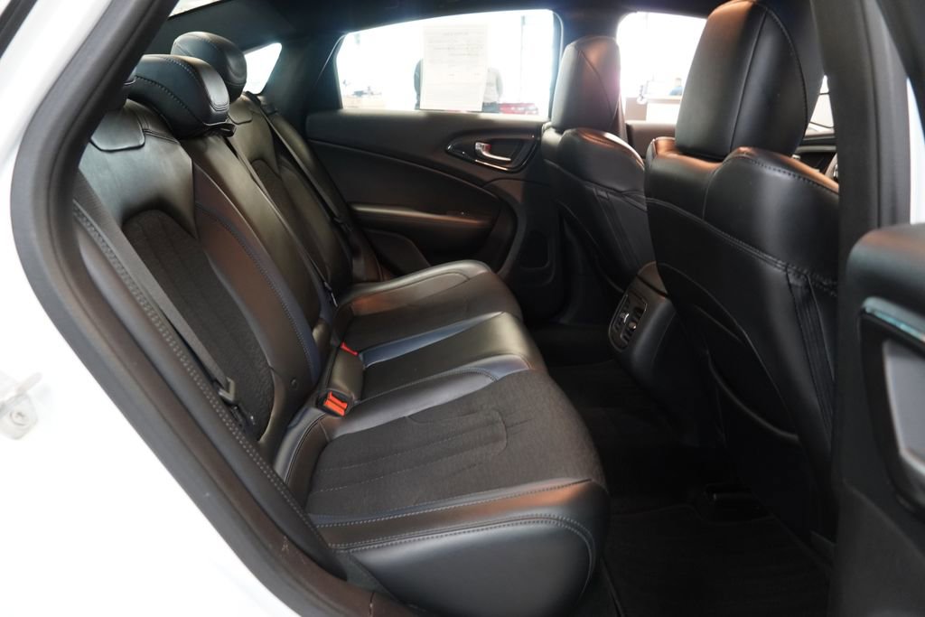 Used 2015 Chrysler 200 S w/ Comfort Group image 28