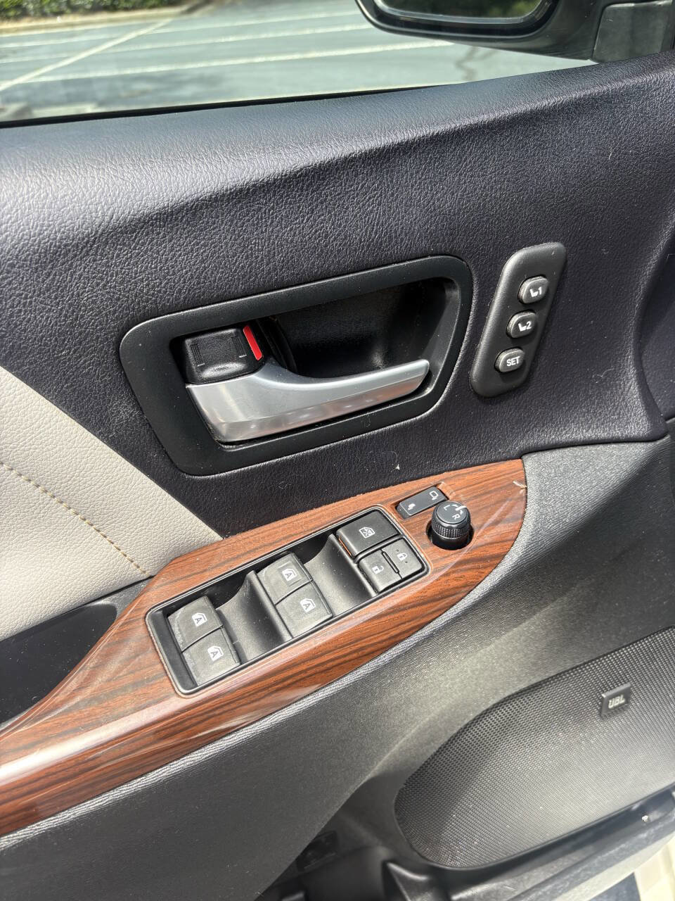 Used 2017 Toyota Sienna Limited Premium FWD image 18