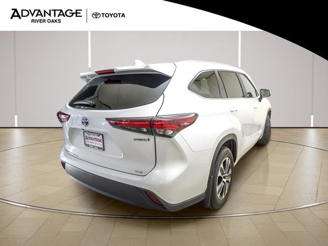 Used 2024 Toyota Highlander XLE image 7