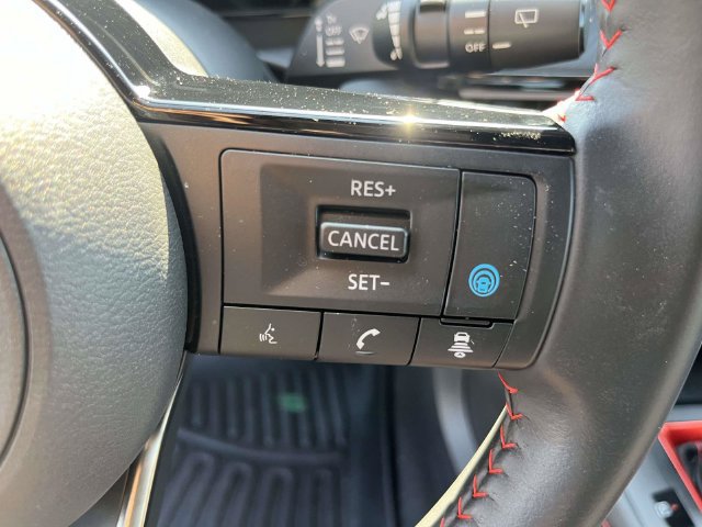 Used 2025 Nissan Kicks SR FWD image 24