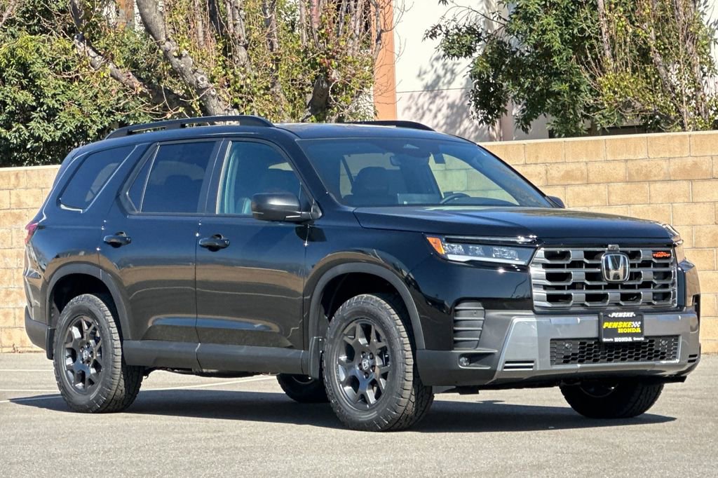 New 2026 Honda Pilot TrailSport image 2