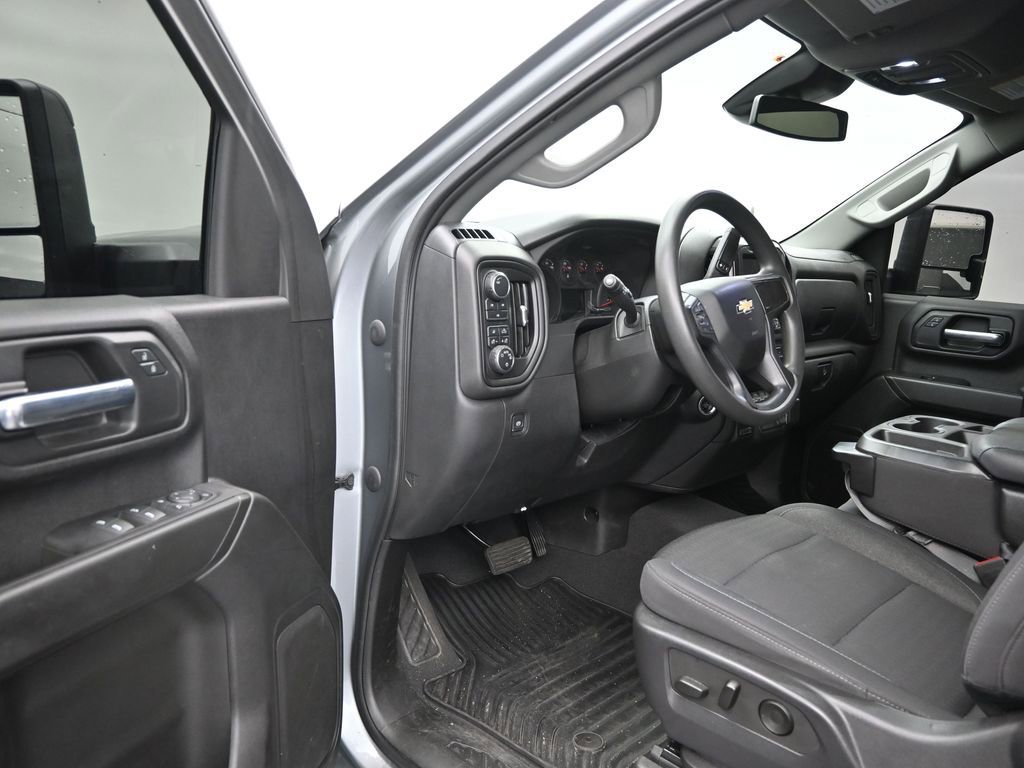 Used 2024 Chevrolet Silverado 2500 Custom w/ Custom Value Package image 10