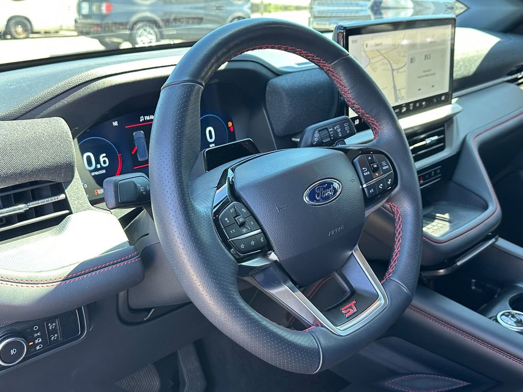 Used 2025 Ford Explorer ST AWD/4WD image 13