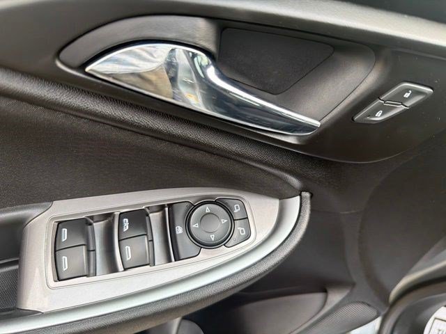 Used 2024 Chevrolet Malibu LT FWD image 12
