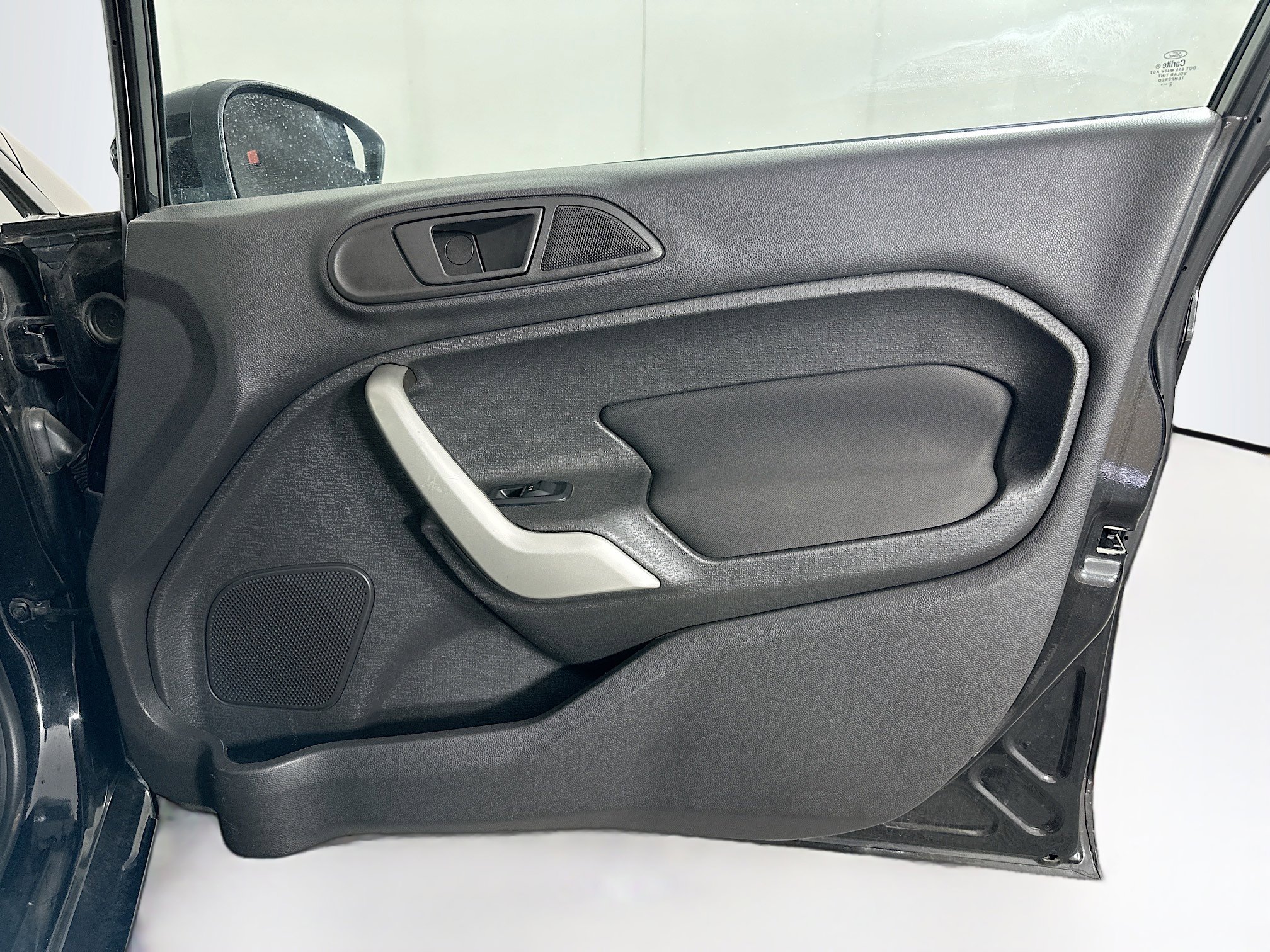 Used 2013 Ford Fiesta SE image 28