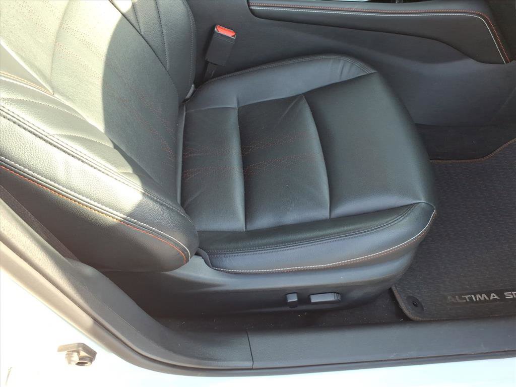 Used 2023 Nissan Altima 2.5 SR w/ SR Premium Package image 17