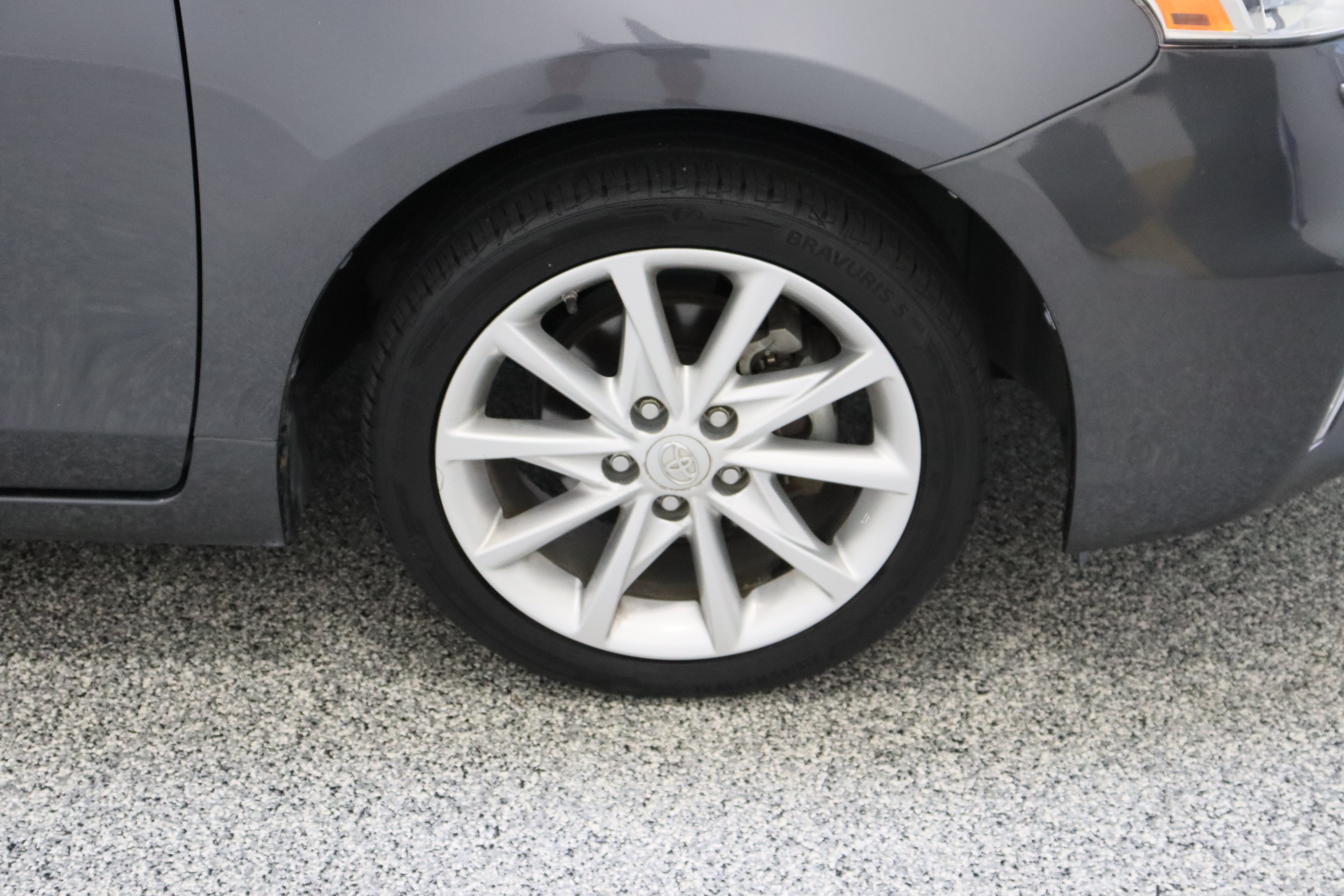 Used 2013 Toyota Prius V Five FWD image 5