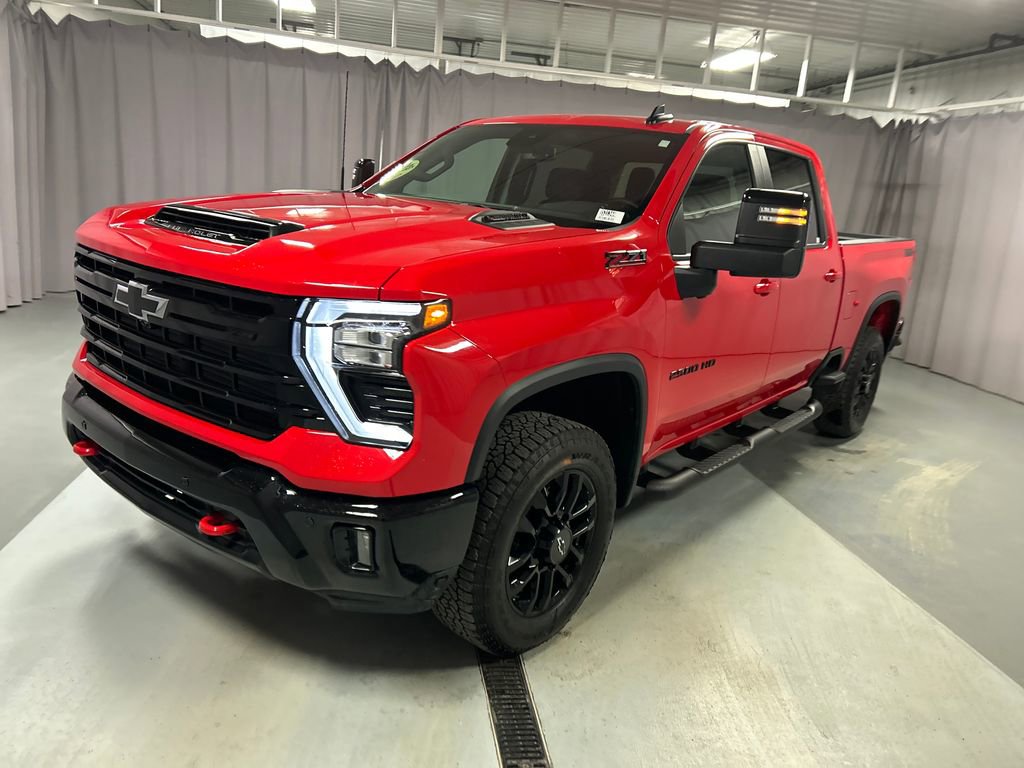 Used 2025 Chevrolet Silverado 2500 LT w/ Trail Boss Package AWD/4WD image 3
