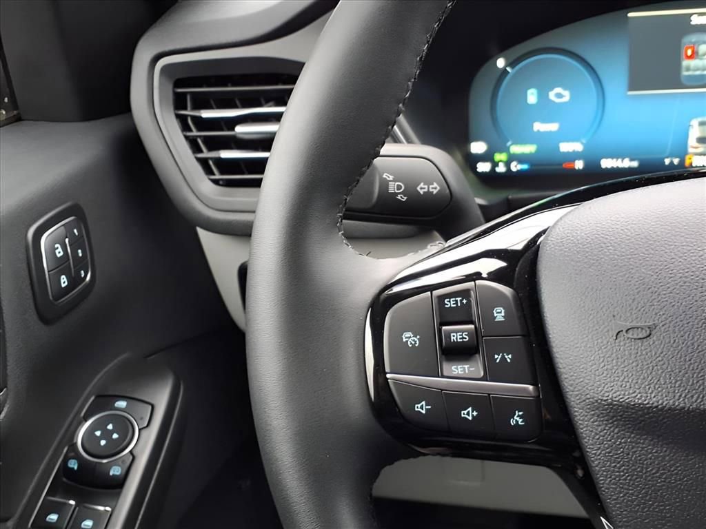 Used 2024 Ford Escape SE w/ PHEV Premium Package image 11