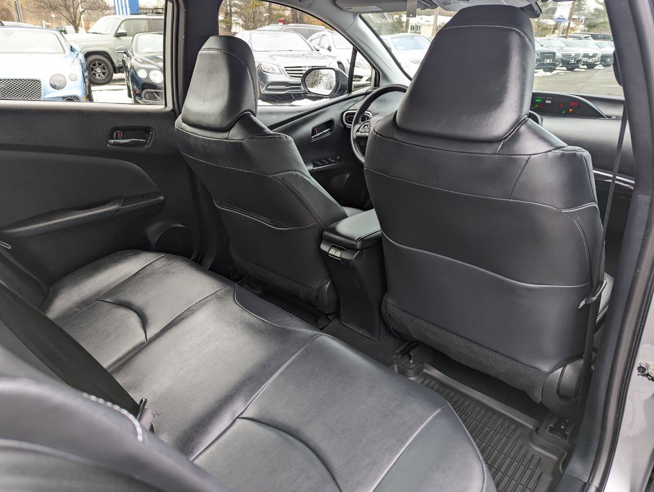 Used 2022 Toyota Prius Prime XLE image 32