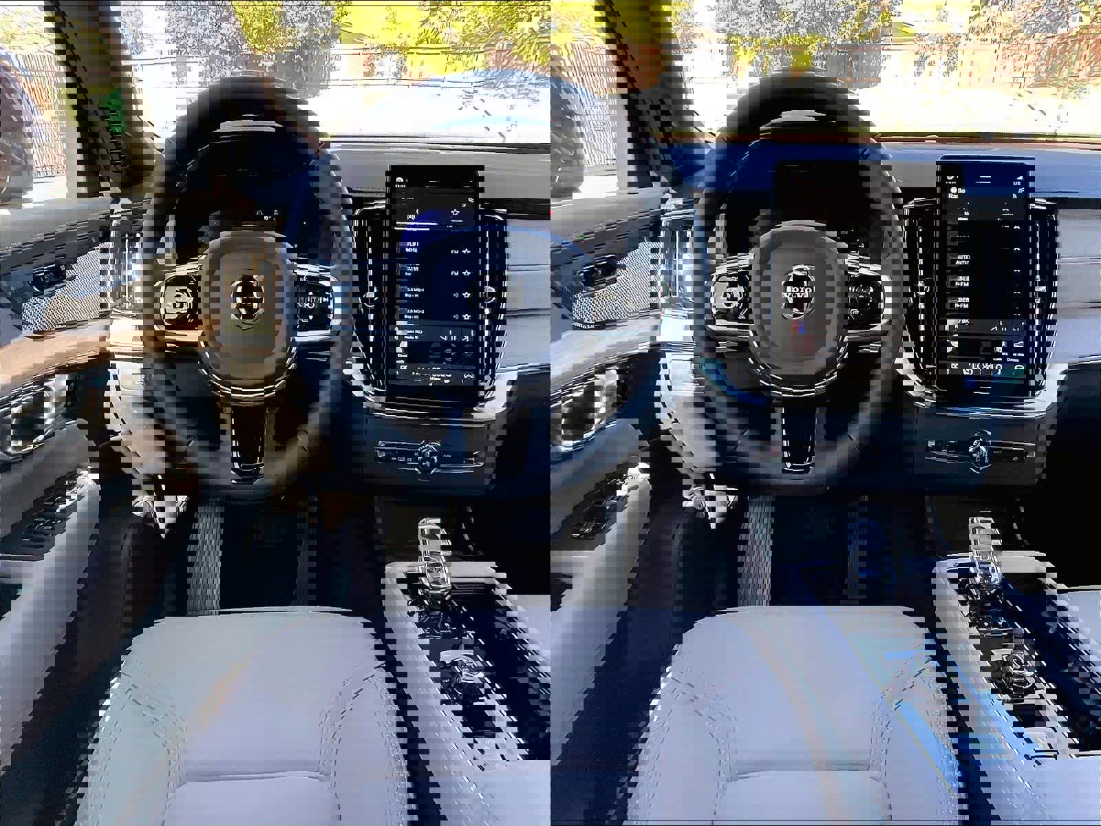 New 2026 Volvo XC90 T8 Plus w/ Protection Package Premier image 15