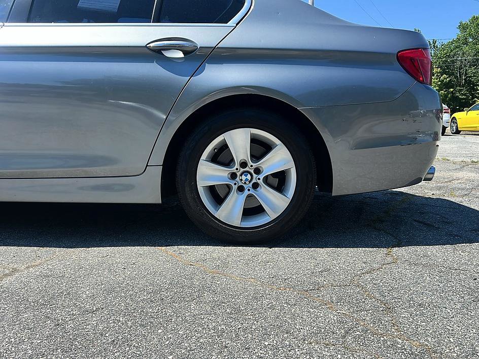 Used 2011 BMW 528i Sedan RWD image 18