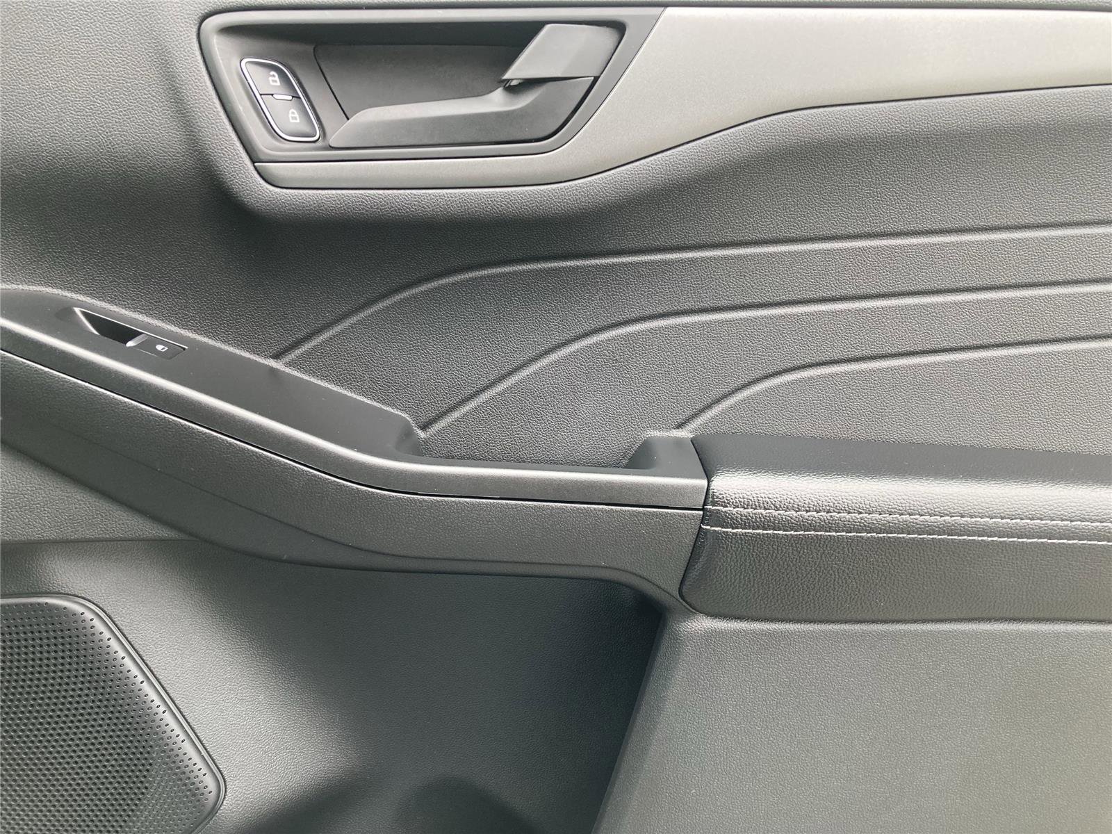 Used 2025 Ford Escape Active image 30