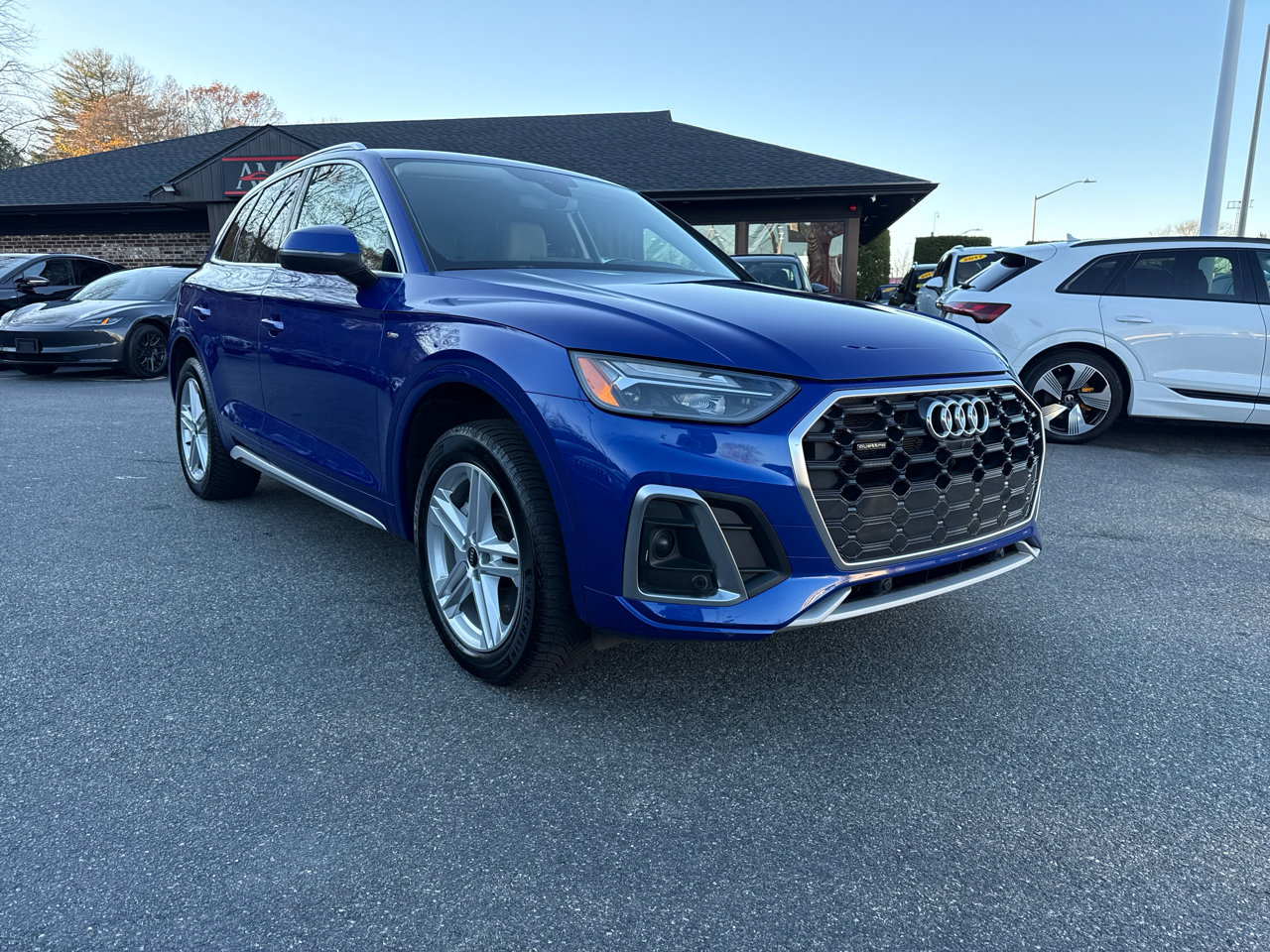 Used 2021 Audi Q5 e Premium Plus w/ Premium Plus Package image 6