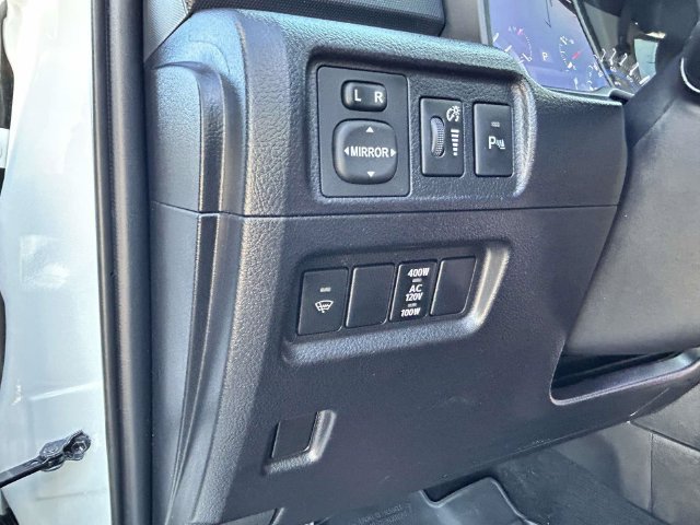 Used 2018 Toyota 4Runner Limited AWD/4WD image 21