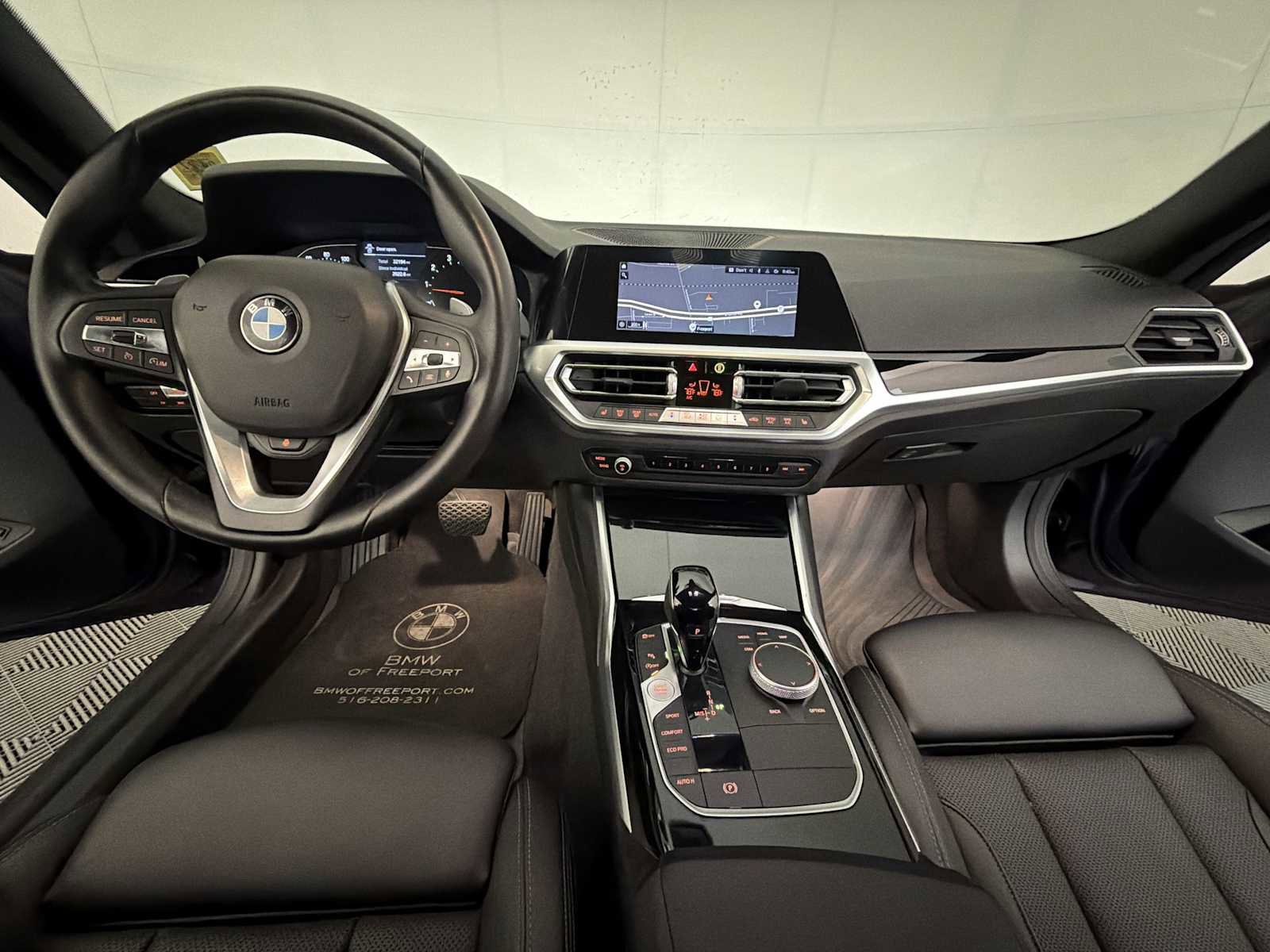 Used 2022 BMW 230i Coupe w/ Convenience Package RWD image 16
