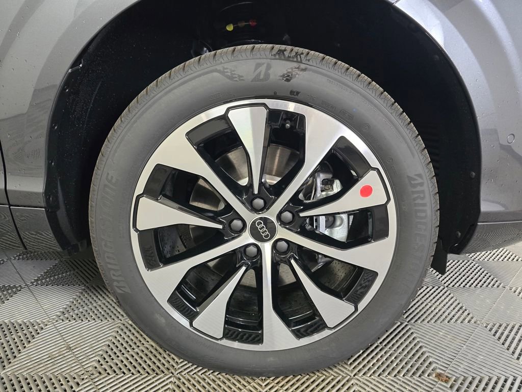 New 2026 Audi Q3 quattro 2.0T AWD/4WD image 2