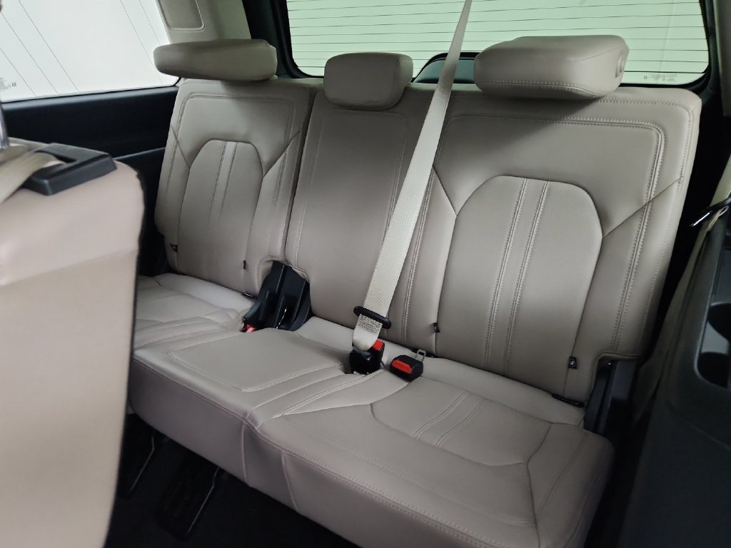Used 2023 Ford Expedition Limited AWD/4WD image 35